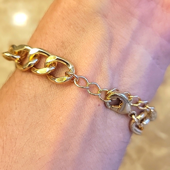 Pretty Gold Chunky Chain Link Bracelet - Picture 10 of 16